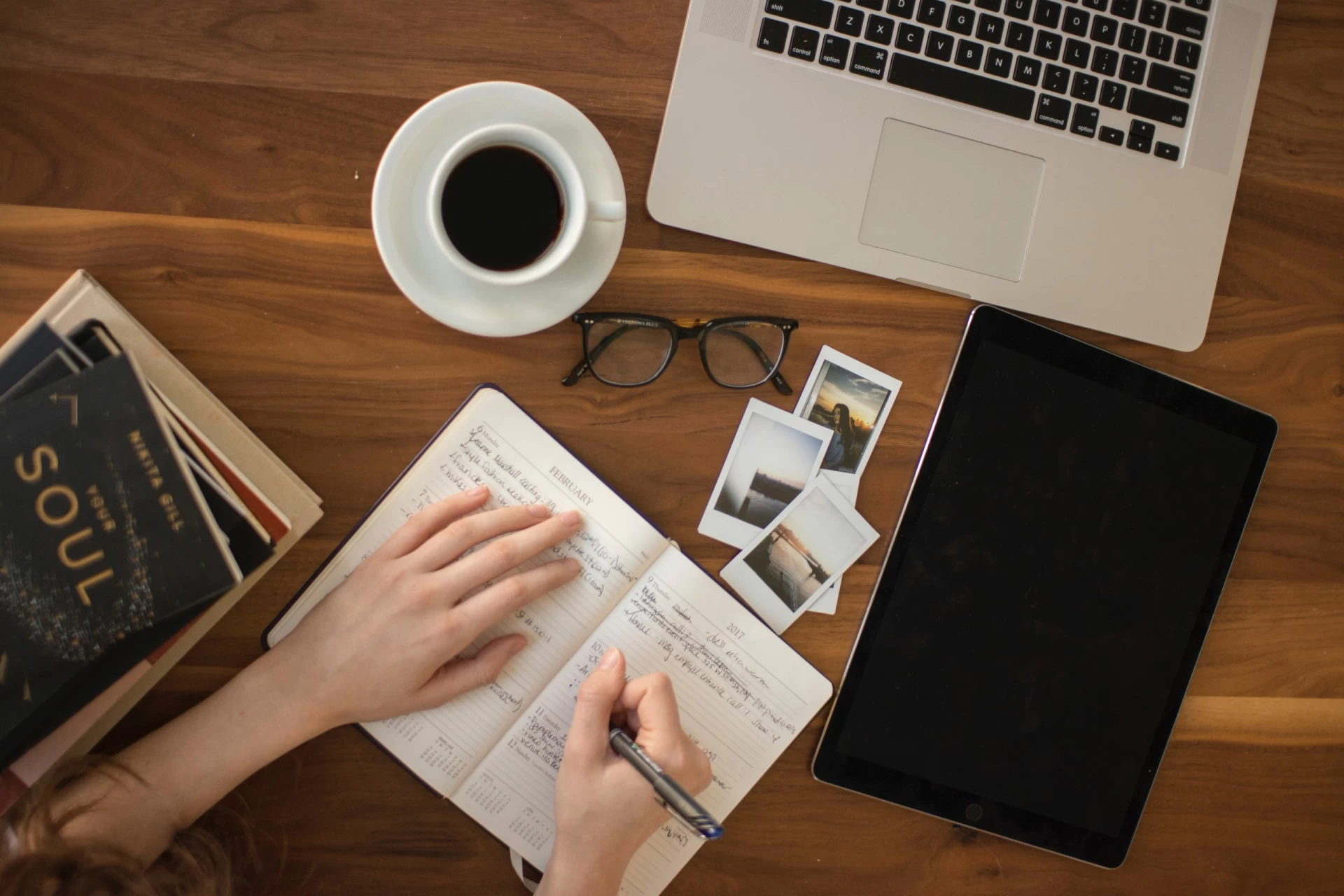 thought-catalog-505eectW54k-unsplash online tefl certification cost