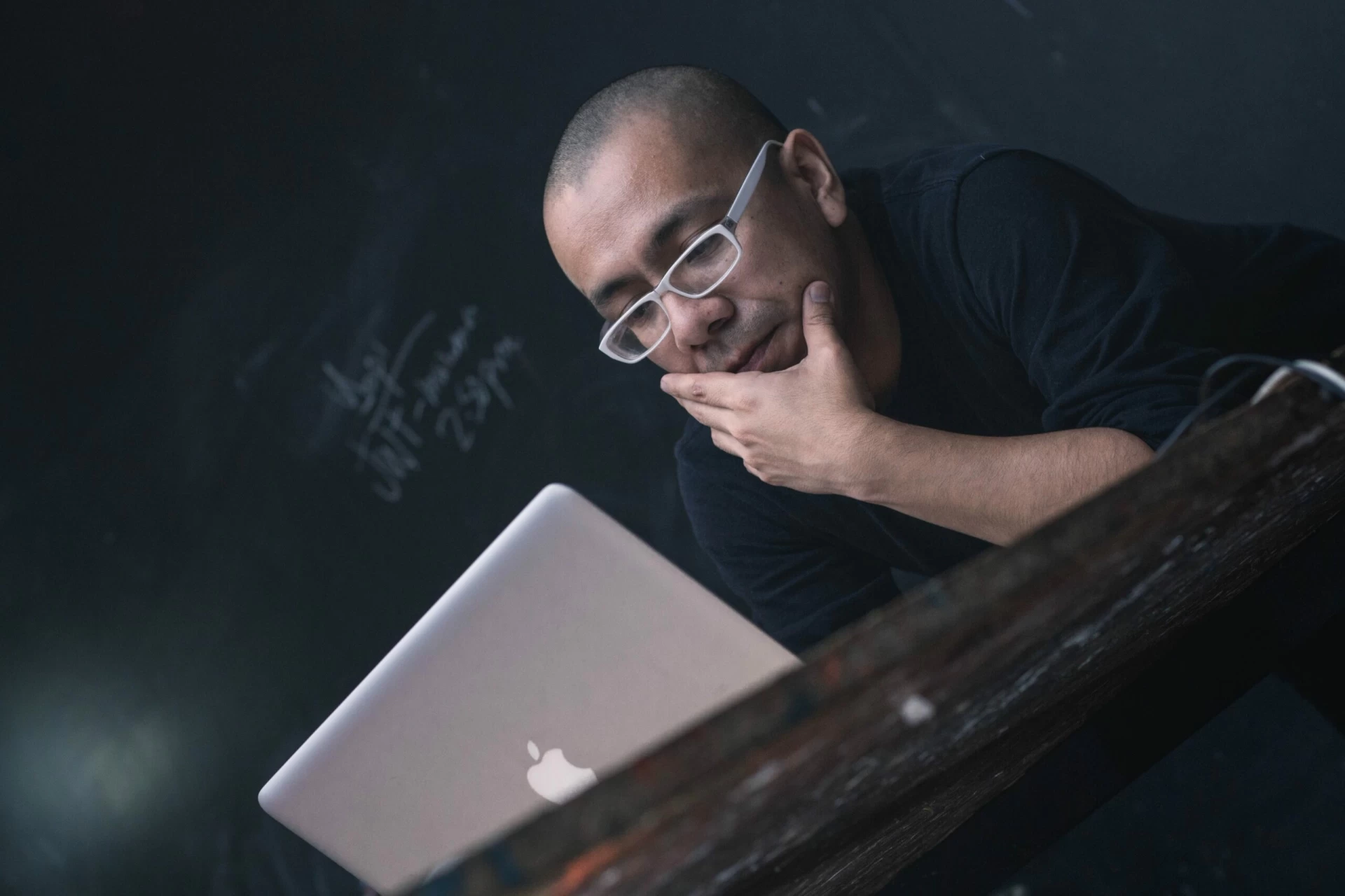 jose-aljovin-Jmy82fZuaY4-unsplash bad tefl courses