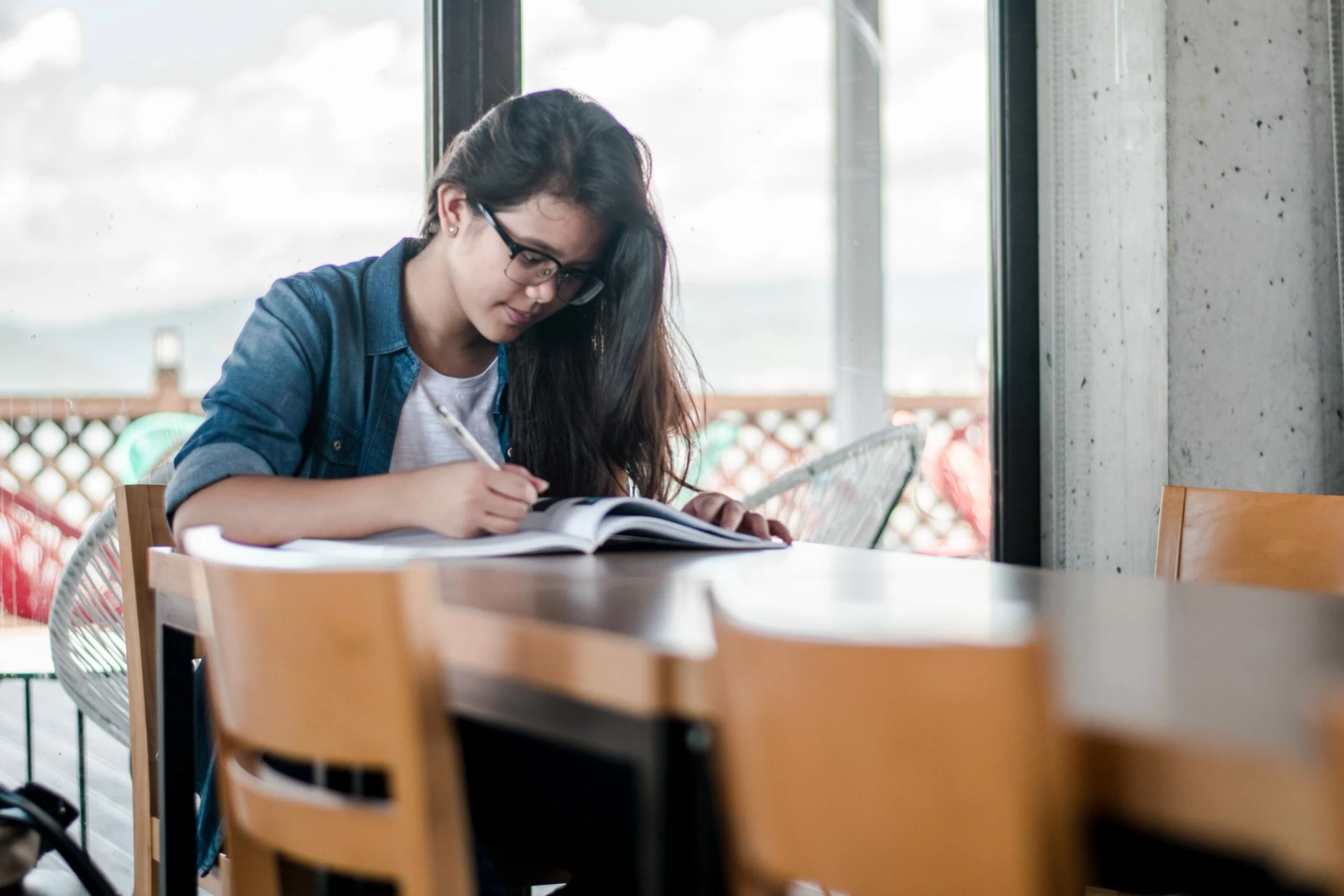 kyle-gregory-devaras-6RTM8EsD1T8-unsplash TESOL Course Fees