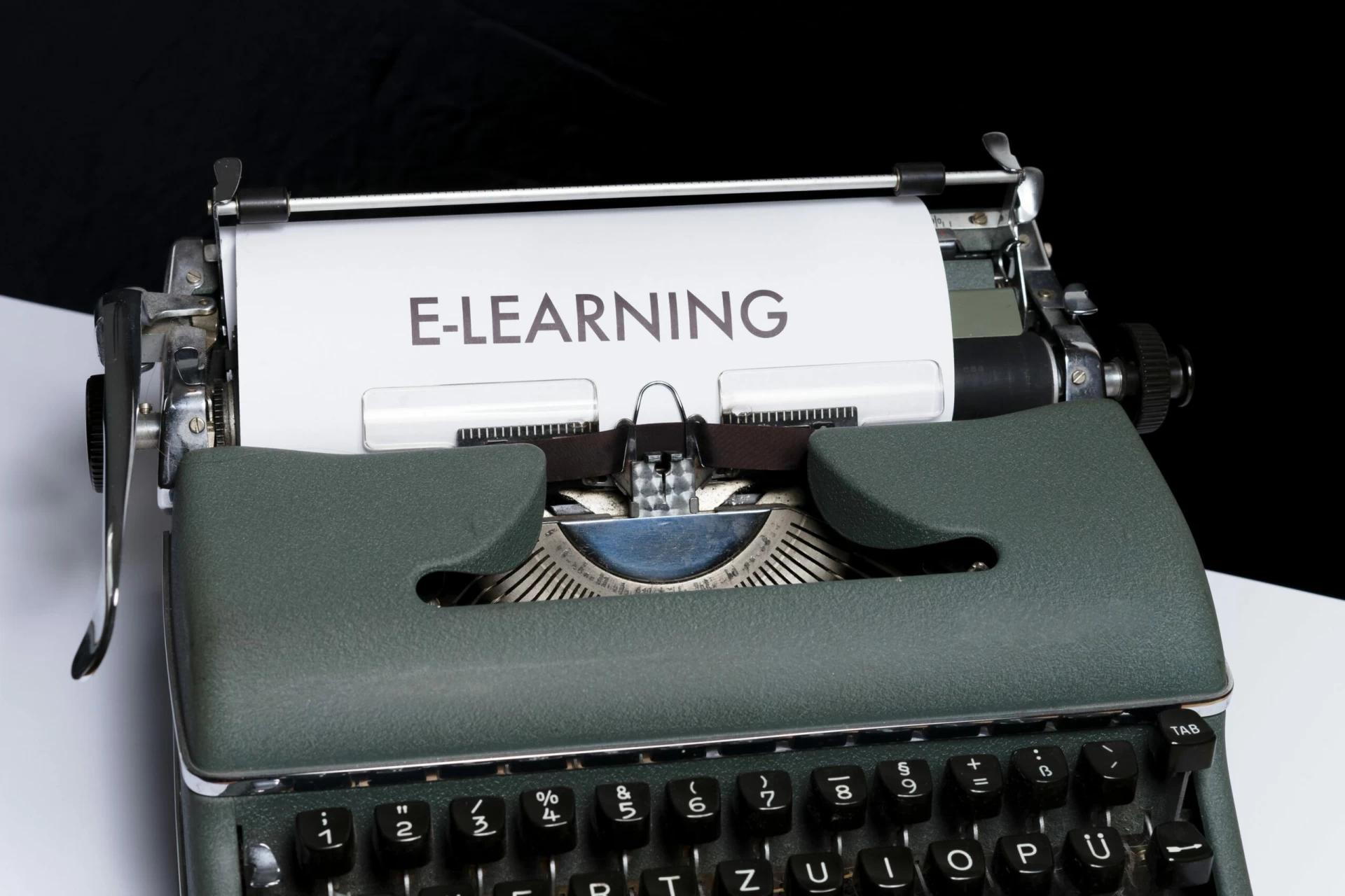 markus-winkler-Kn_l9o5220Y-unsplash Online TESOL Qualification