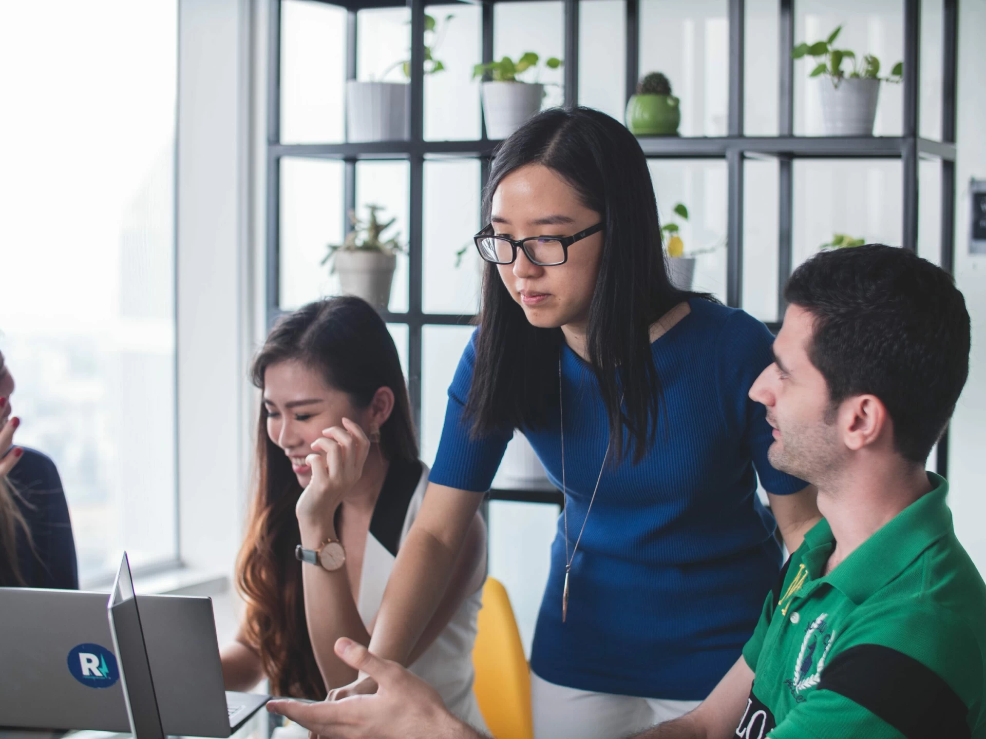 mimi-thian-jxUuXxUFfp4-unsplash Get TEFL Certified to Teach English Abroad & Online