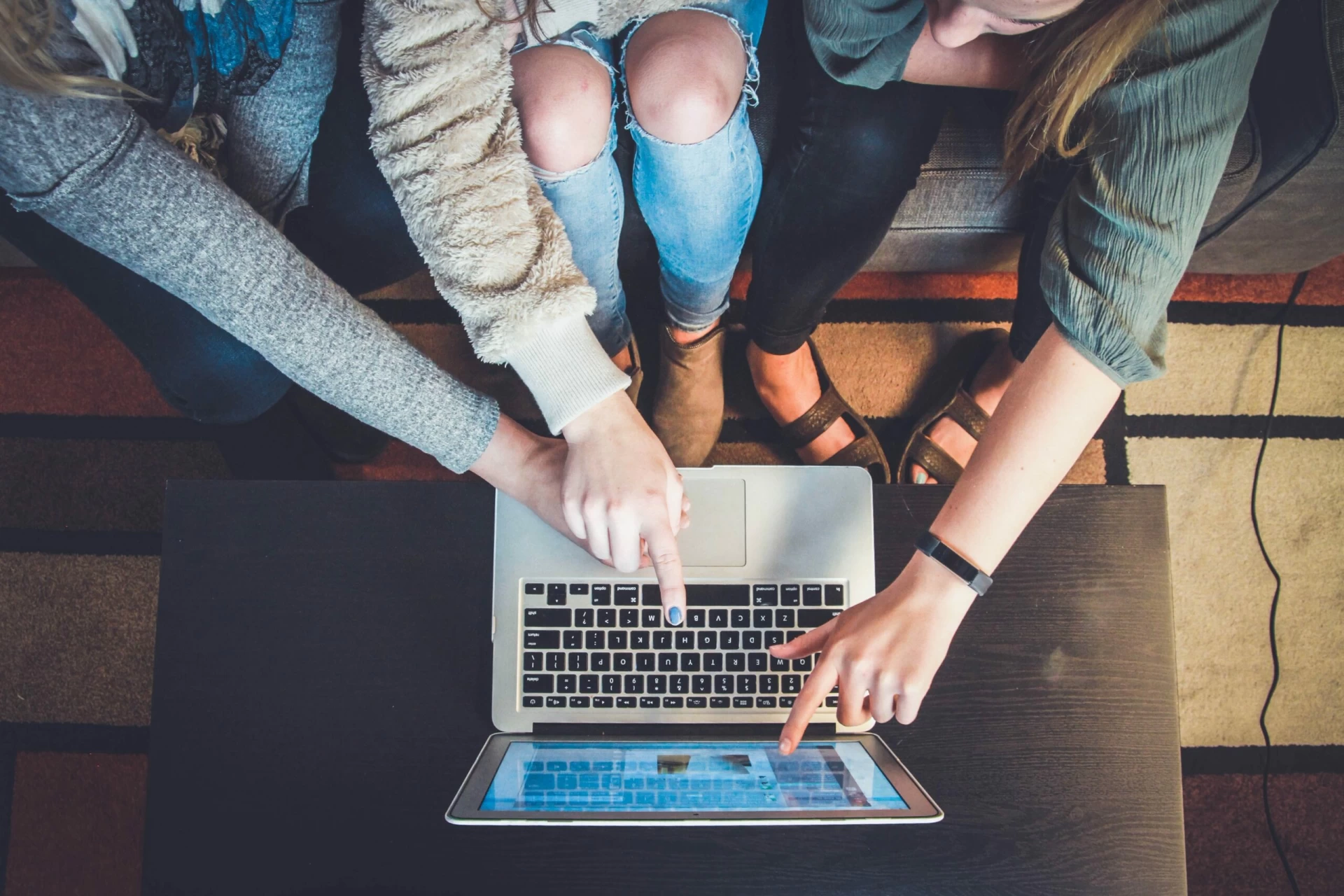 john-schnobrich-2FPjlAyMQTA-unsplash (1) What Are Some Important Elements About TESOL Certificates?