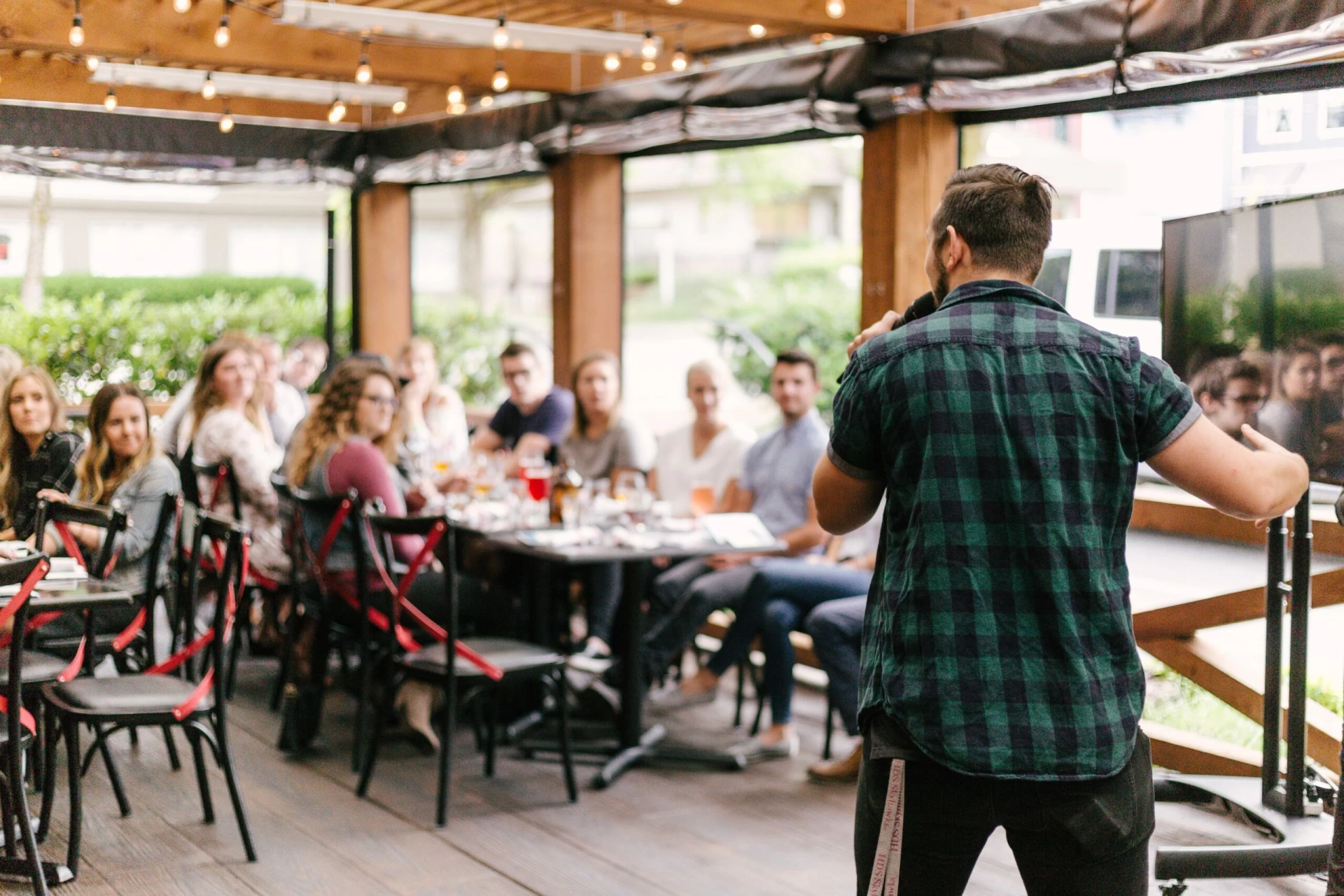 priscilla-du-preez-Q7wGvnbuwj0-unsplash What is TEFL Certification?
