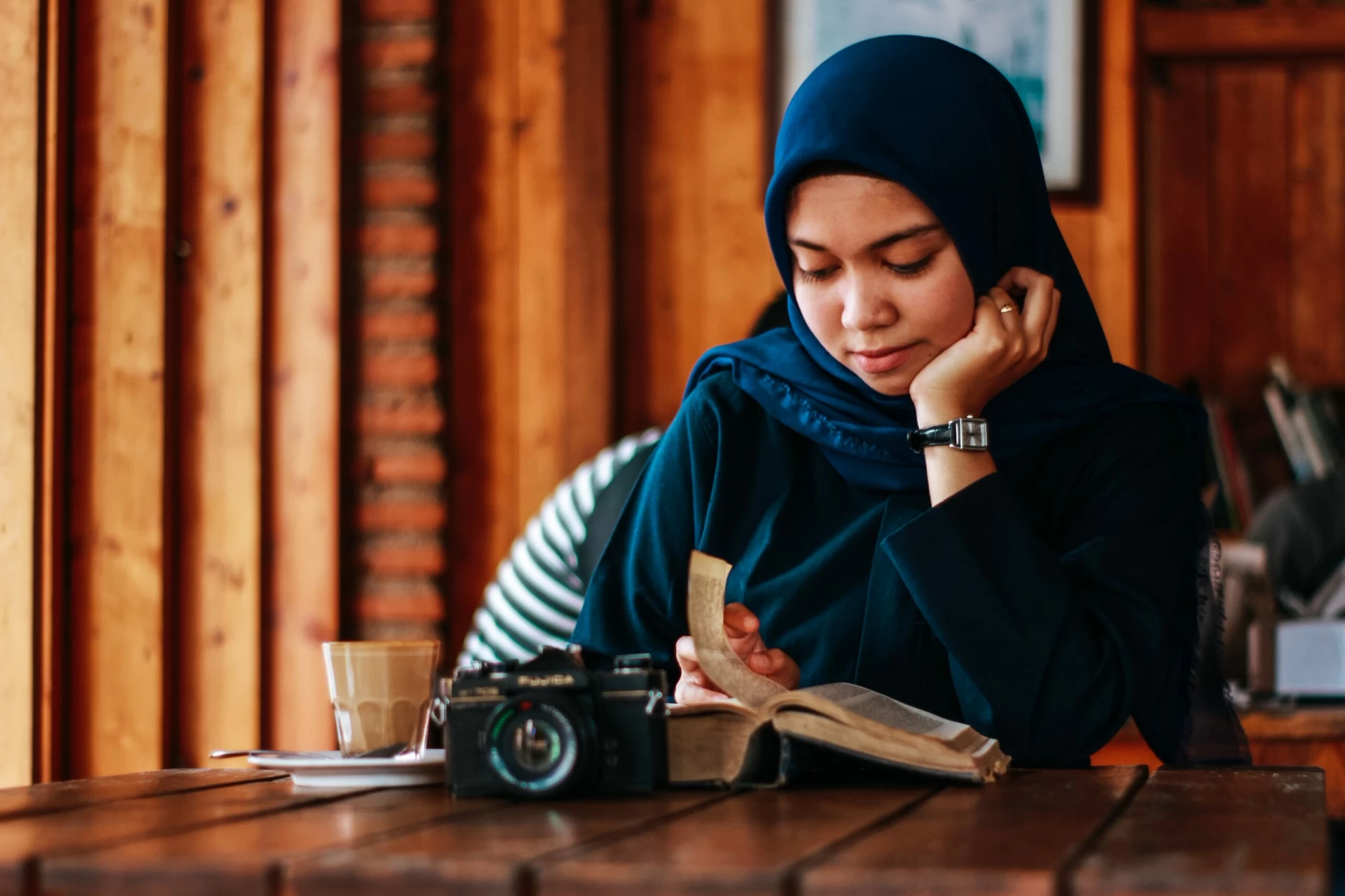 muhammad-haikal-sjukri-DZ0WPLmvK_c-unsplash Benefits of International TEFL Teacher Training