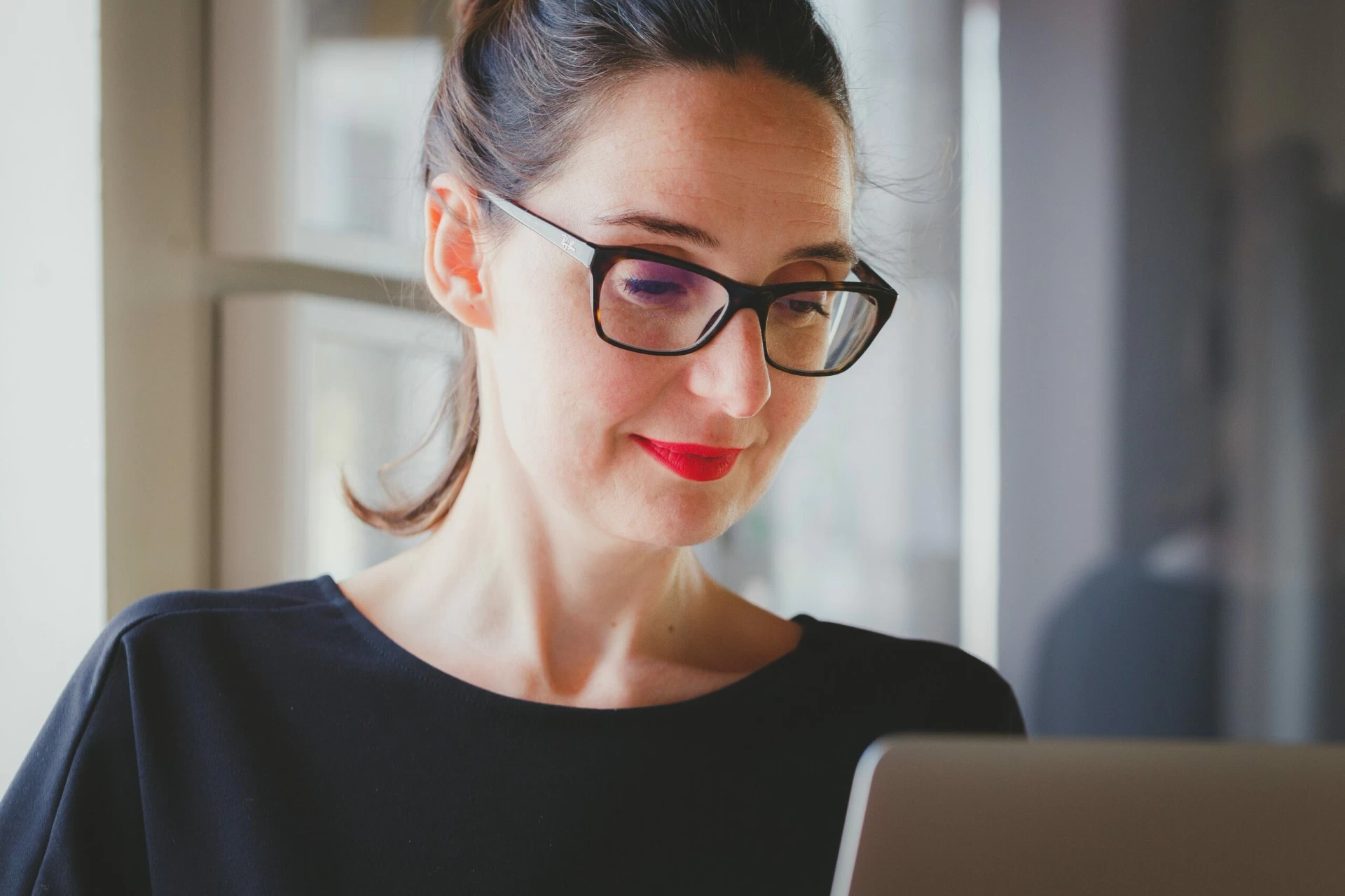 javier-sierra-6jopFhZkGGk-unsplash How to Teach English Online with TESOL Certificate?