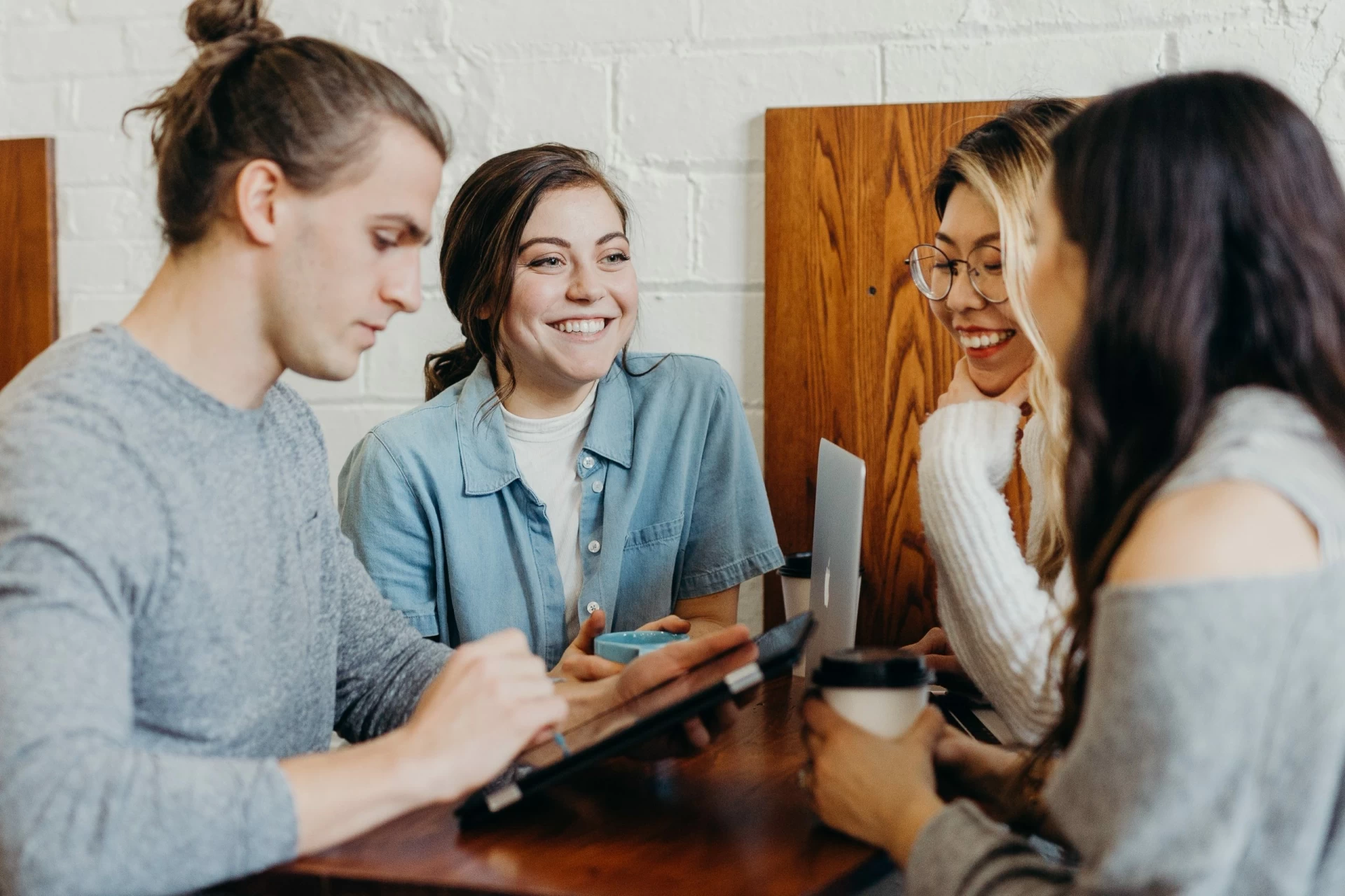brooke-cagle--uHVRvDr7pg-unsplash (4) The Important Details Before Choosing an Online TEFL Course