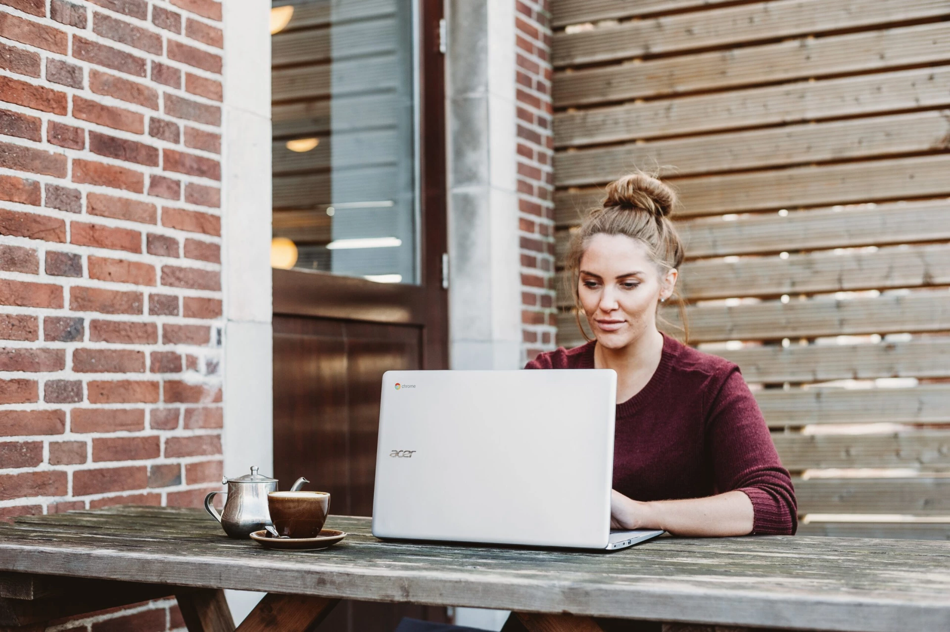 anete-lusina--4Wi_ii6StY-unsplash What Are the Learning Outcomes of A TEFL Course?